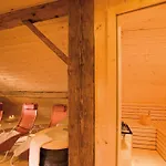 Naze's Hus 3*