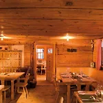 Naze's Hus 3*