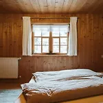 Naze's Hus 3* Mellau