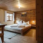 Naze's Hus