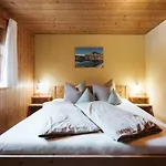 Naze's Hus Pensionat 3*