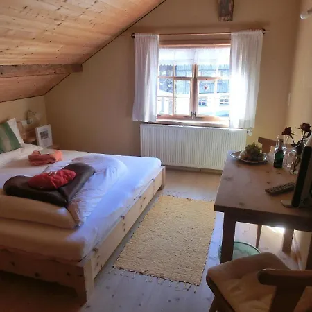 Naze's Hus