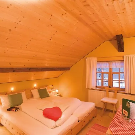 Naze's Hus Guest house