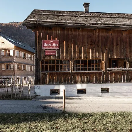 Naze's Hus Guest house 3*