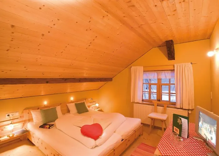 Naze's Hus Guest house